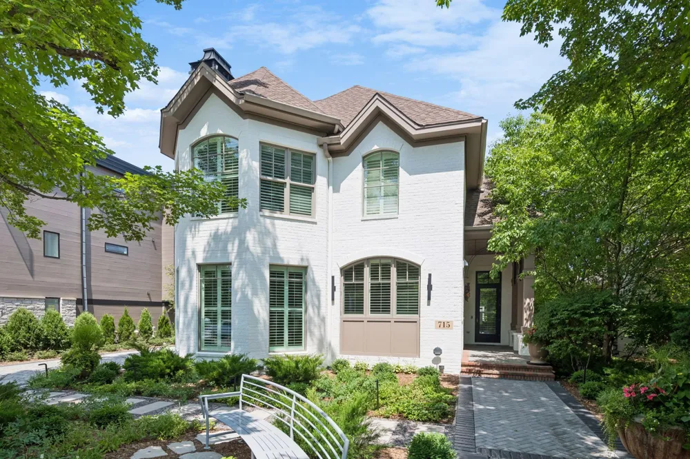715 Rice Street E Wayzata, MN 55391
