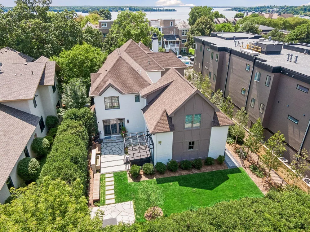 715 Rice Street E Wayzata, MN 55391