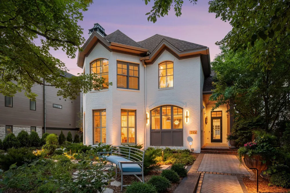 715 Rice Street E Wayzata, MN 55391