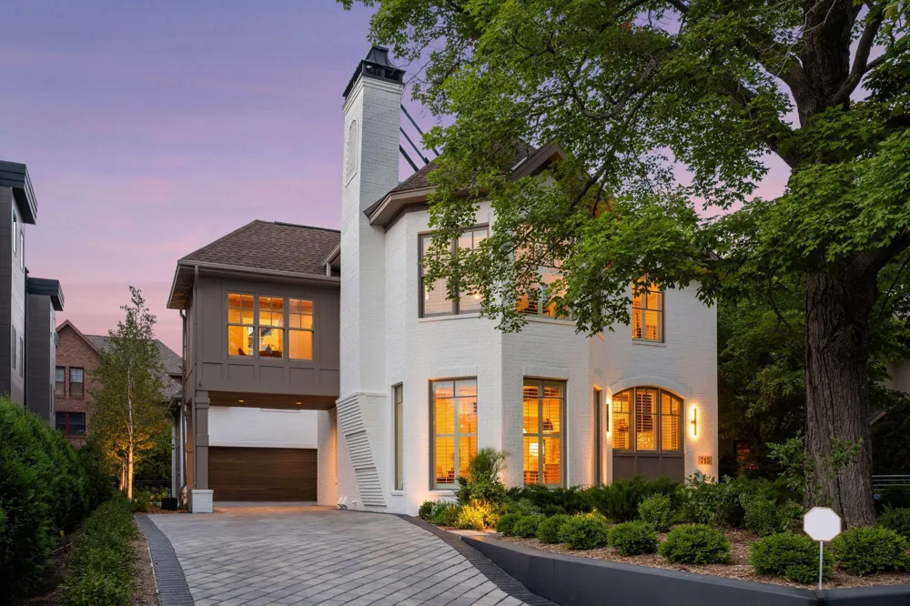 715 Rice Street E Wayzata, MN 55391