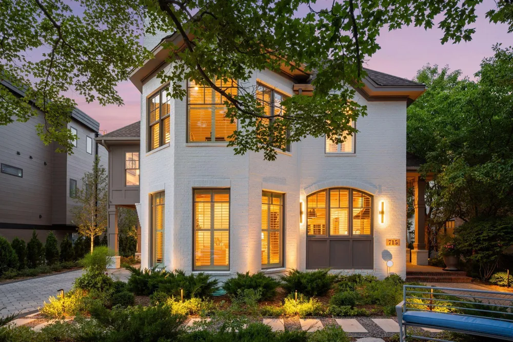 715 Rice Street E Wayzata, MN 55391