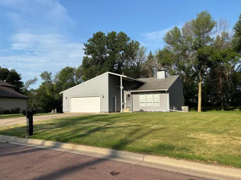 1950 Knollwood Drive