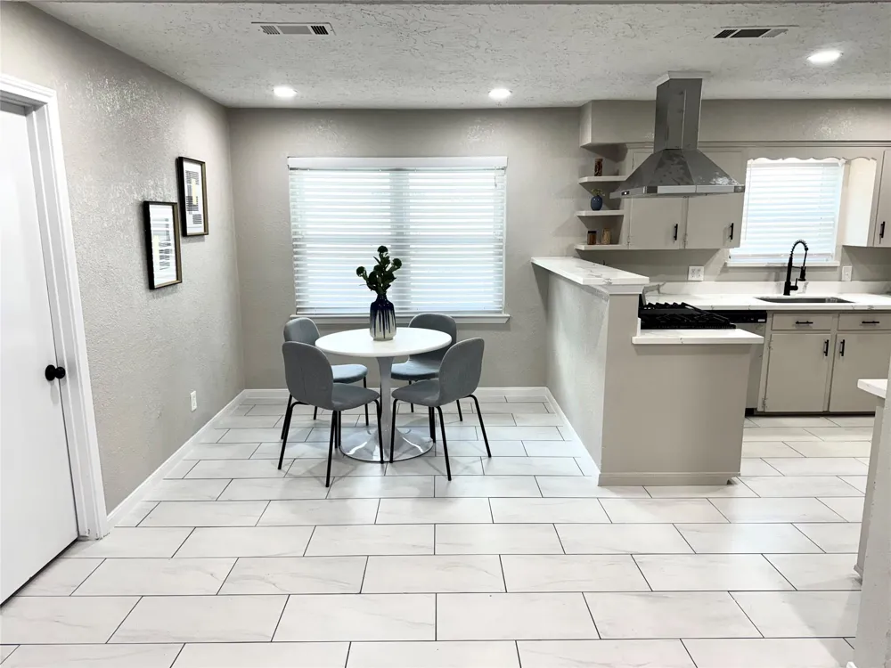1211 Shorewood Drive Taylor Lake Village, TX 77586