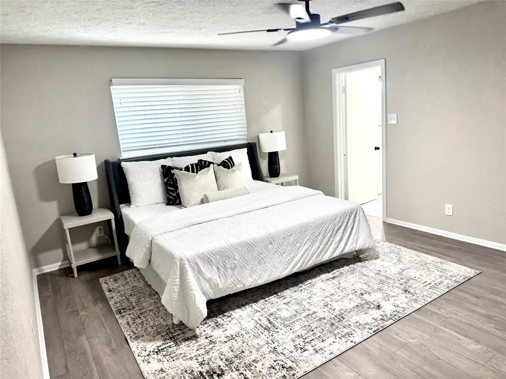 1211 Shorewood Drive Taylor Lake Village, TX 77586
