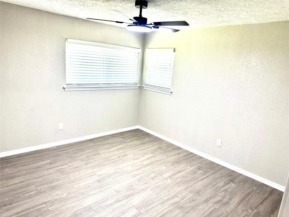 1211 Shorewood Drive Taylor Lake Village, TX 77586