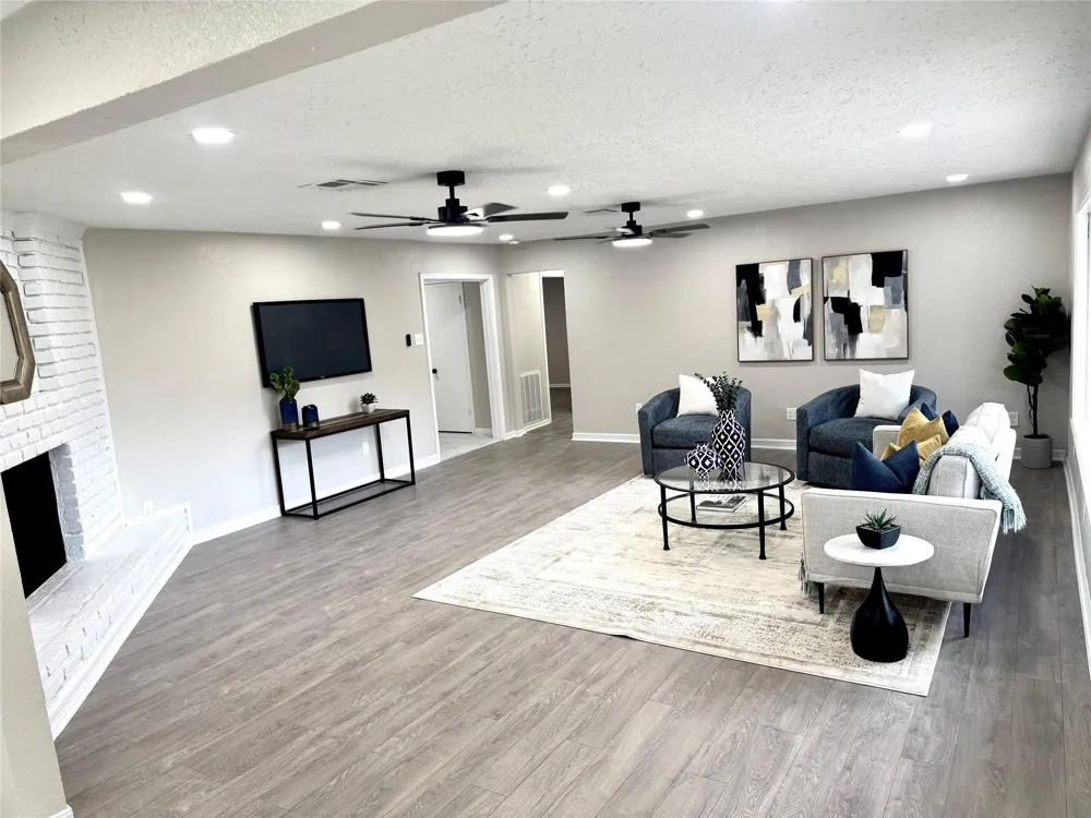 1211 Shorewood Drive Taylor Lake Village, TX 77586
