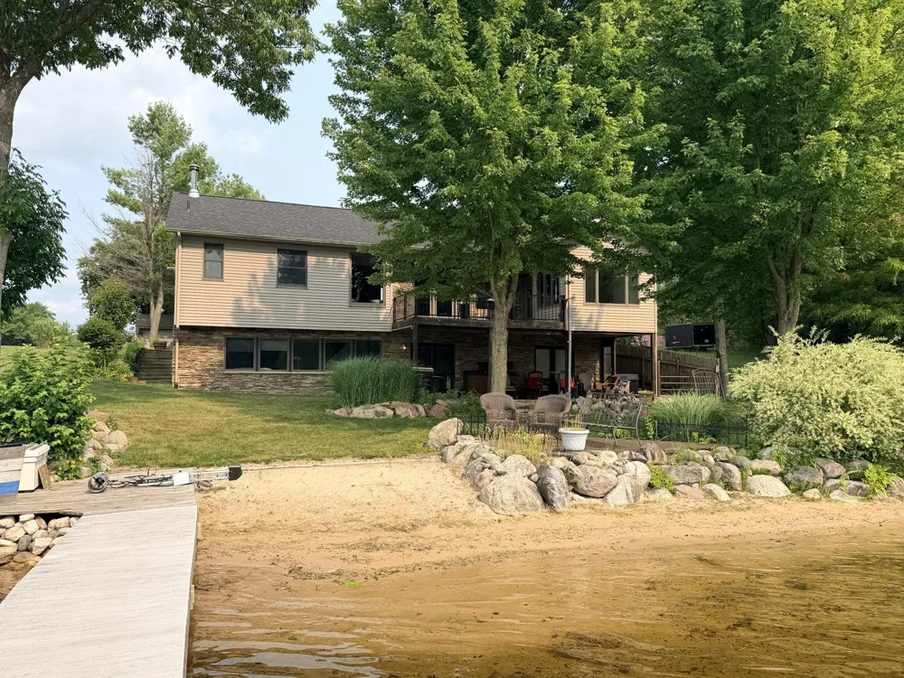 16155 Birchwood Drive Leroy, MI 49655