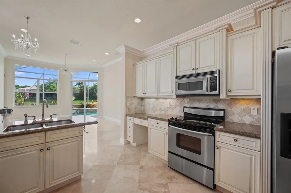 8887 VIA PRESTIGIO W Wellington, FL 33411
