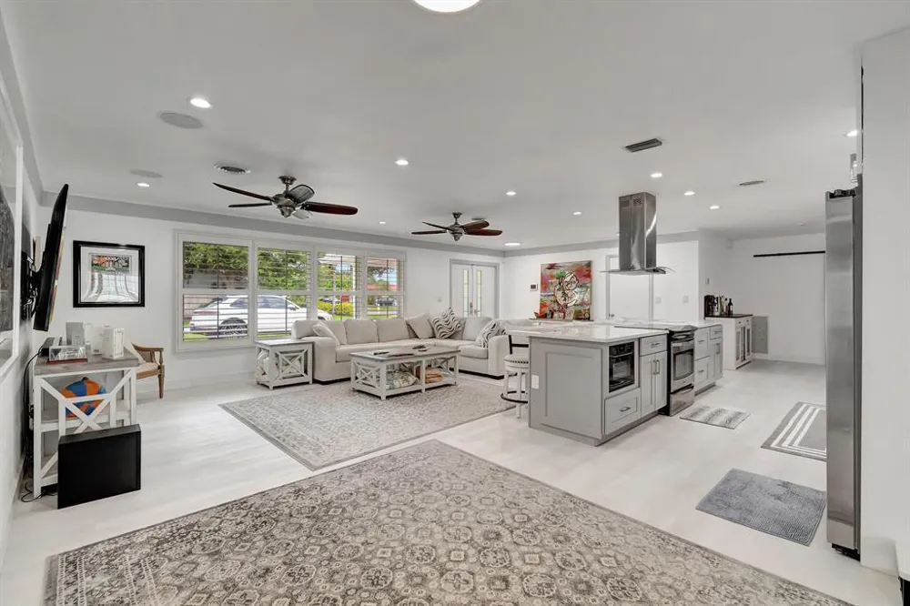 4450 NE 23RD AVENUE Lighthouse Point, FL 33064