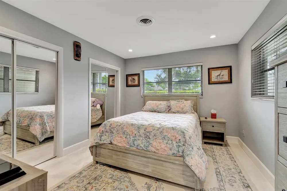 4450 NE 23RD AVENUE Lighthouse Point, FL 33064