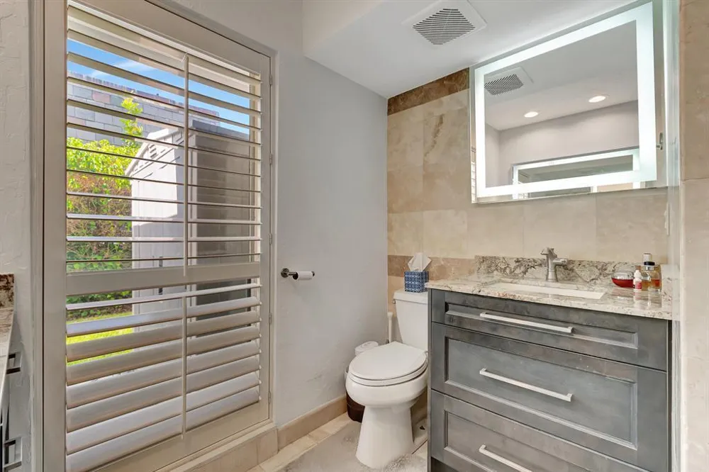 4450 NE 23RD AVENUE Lighthouse Point, FL 33064