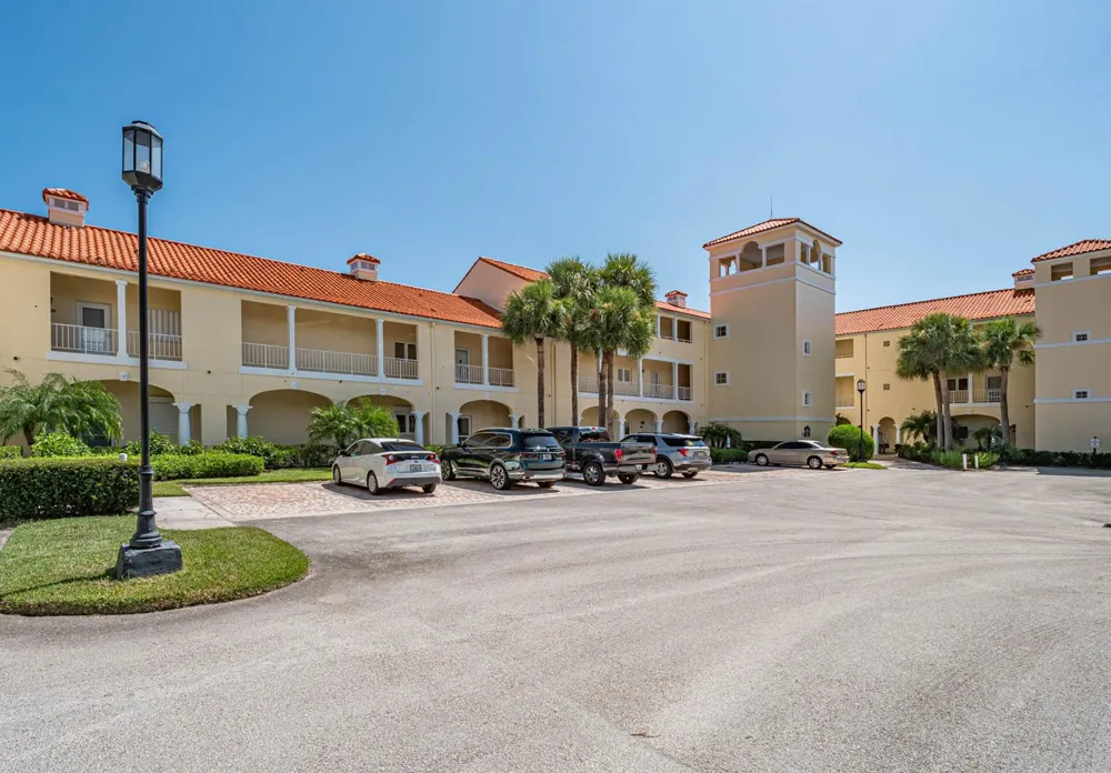 5060 HARMONY CIRCLE #105 Vero Beach, FL 32967