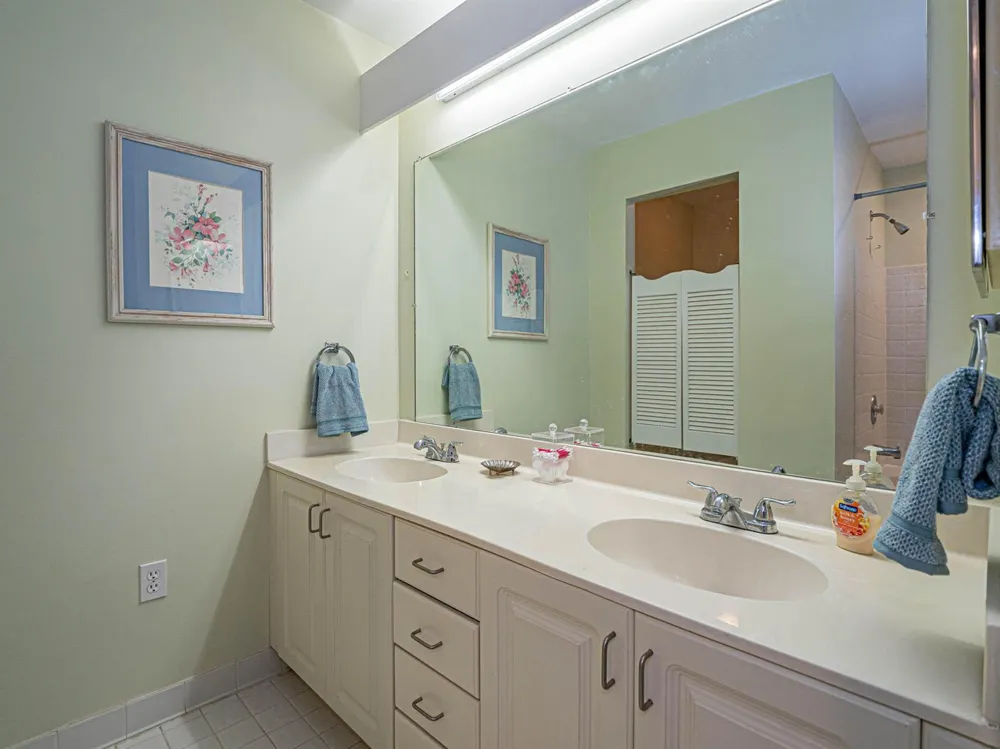 5060 HARMONY CIRCLE #105 Vero Beach, FL 32967