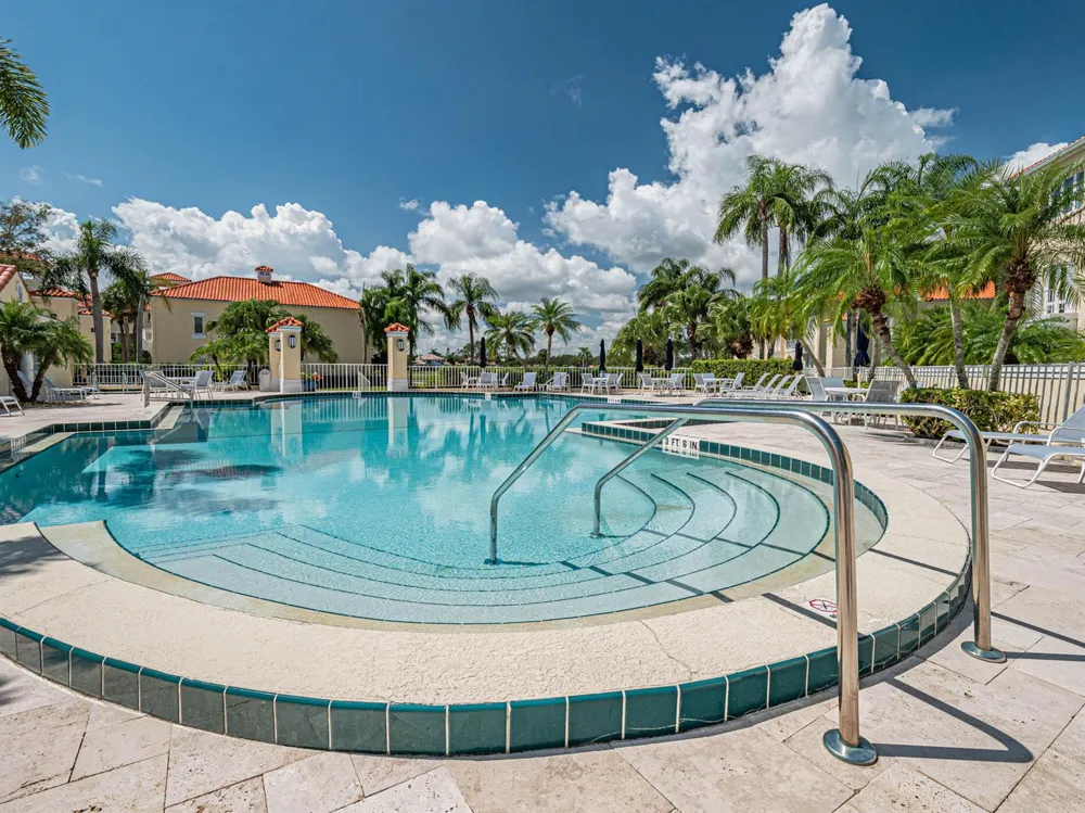 5060 HARMONY CIRCLE #105 Vero Beach, FL 32967