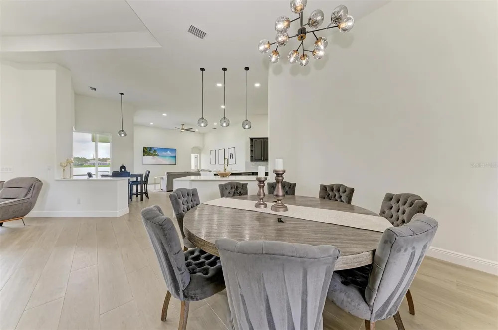 6988 74TH STREET CIRCLE E Bradenton, FL 34203