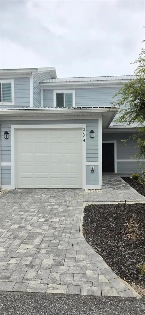 2604 TANOAK TERRACE