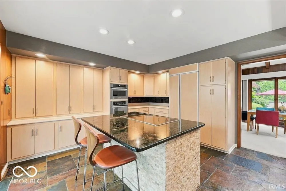 411 Wildwood Lane Muncie, IN 47304