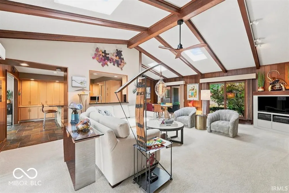411 Wildwood Lane Muncie, IN 47304