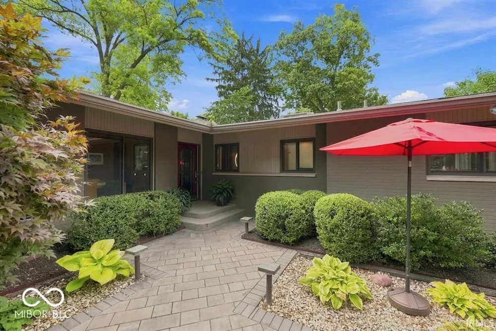 411 Wildwood Lane Muncie, IN 47304