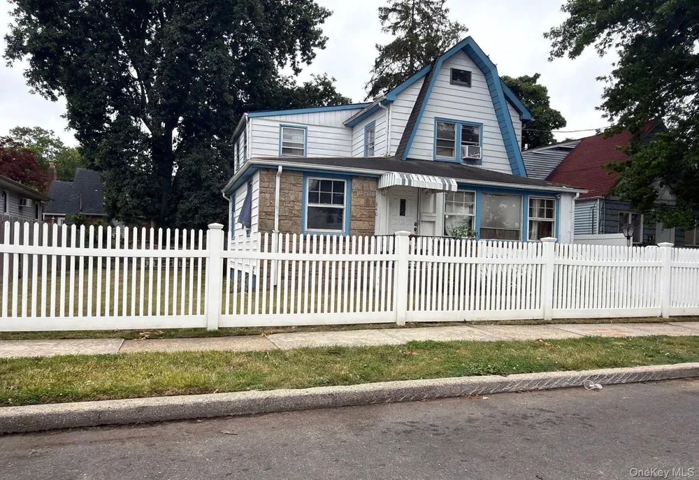 840 Kings Parkway Baldwin, NY 11510