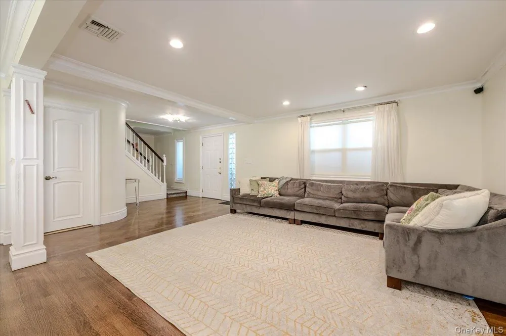 634 Jarvis Avenue Far Rockaway, NY 11691