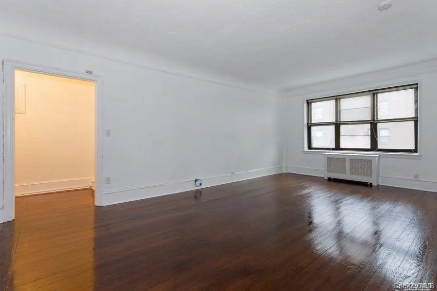 141 Wyckoff Place #4A Woodmere, NY 11598