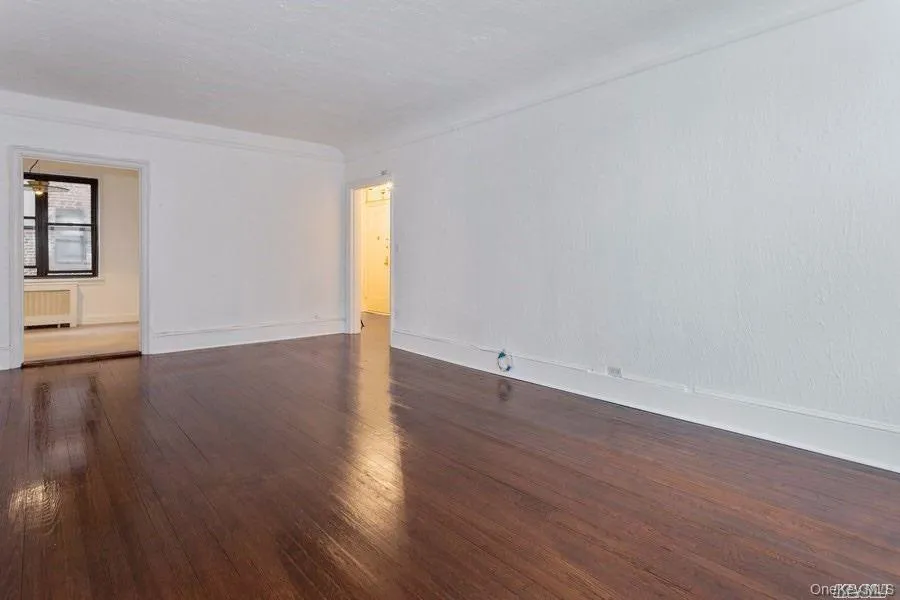 141 Wyckoff Place #4A Woodmere, NY 11598