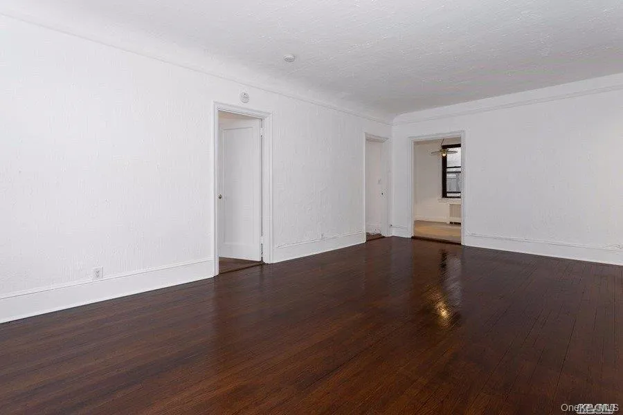 141 Wyckoff Place #4A Woodmere, NY 11598