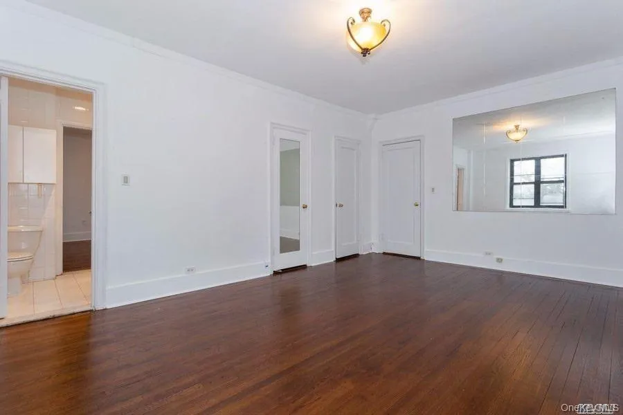 141 Wyckoff Place #4A Woodmere, NY 11598