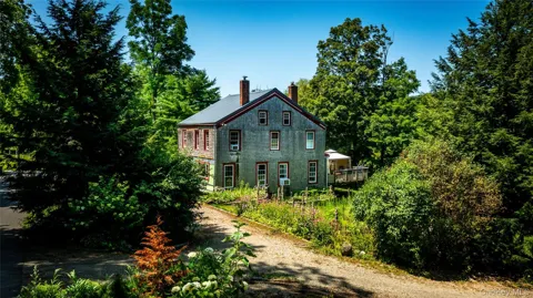 35 Benton Road