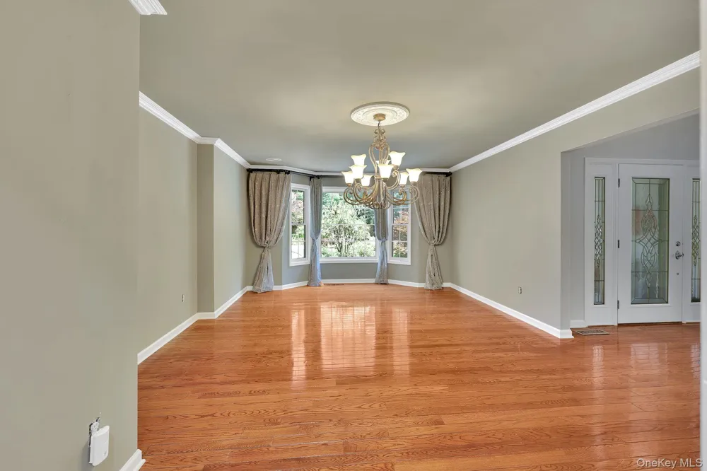 8 Glen Brook Court Wappingers Falls, NY 12590