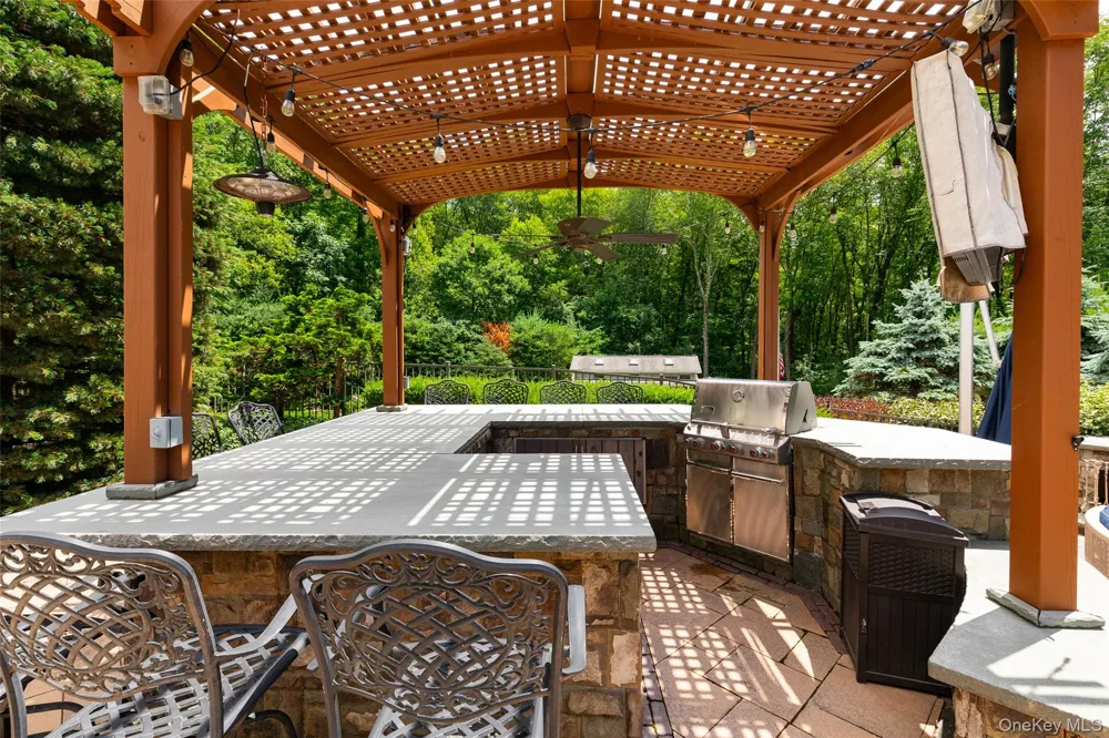 8 Glen Brook Court Wappingers Falls, NY 12590