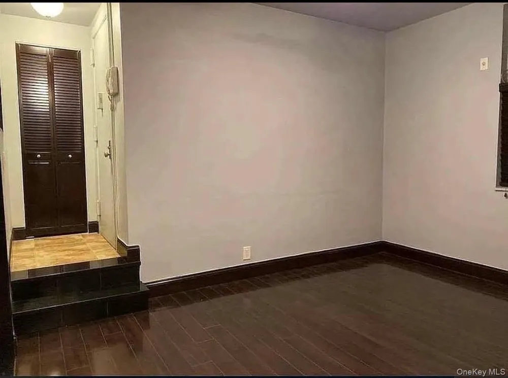 21-06 35th Street #1B Astoria, NY 11105