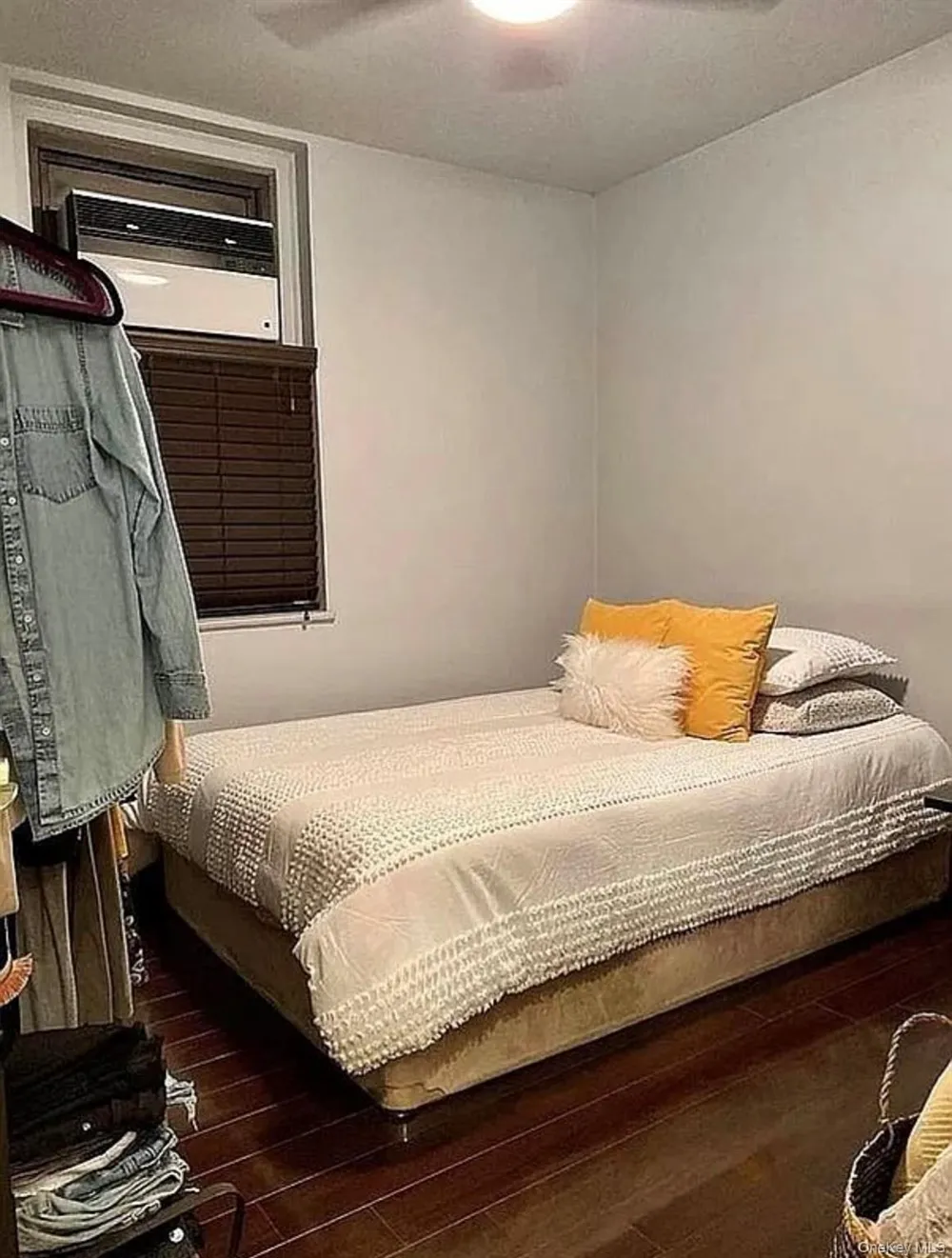 21-06 35th Street #1B Astoria, NY 11105