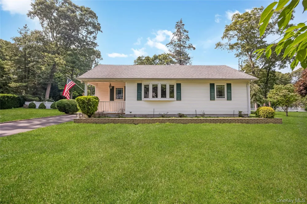 42 Pineacre Drive Smithtown, NY 11787