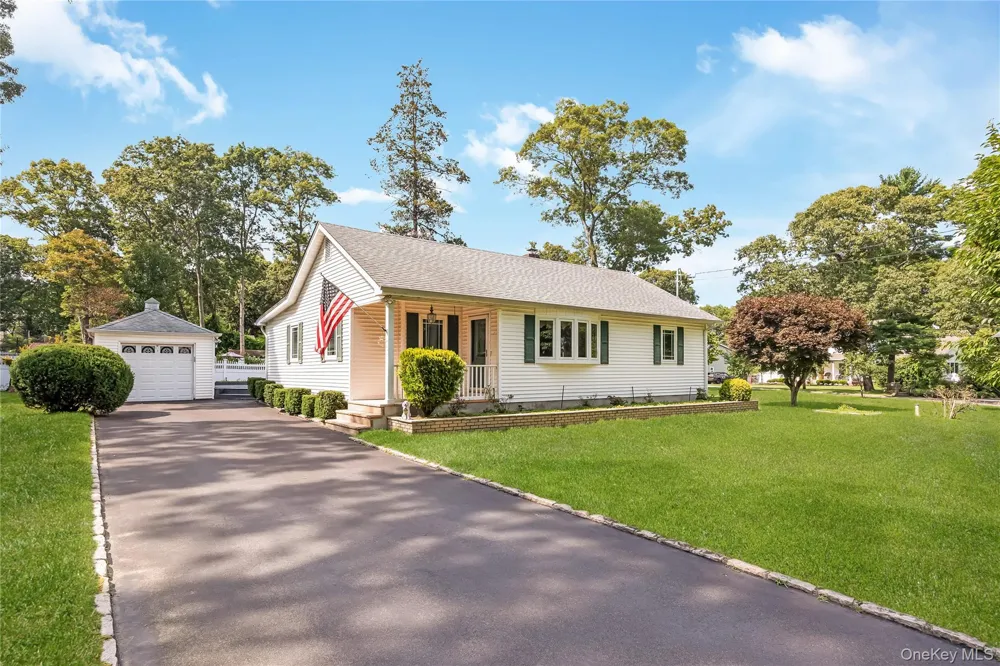 42 Pineacre Drive Smithtown, NY 11787