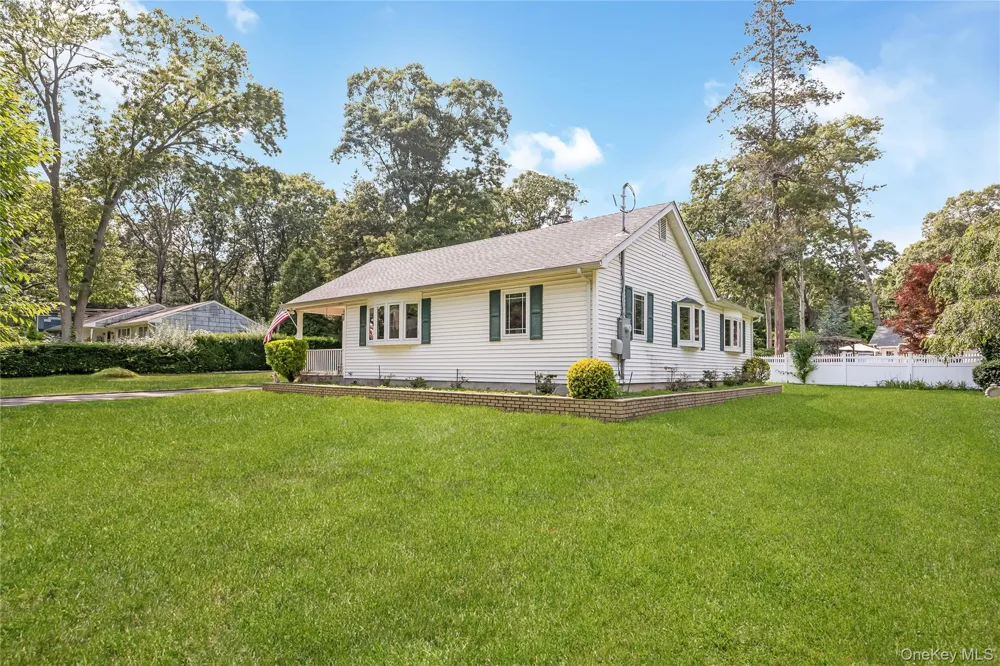 42 Pineacre Drive Smithtown, NY 11787