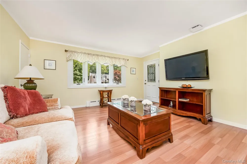 42 Pineacre Drive Smithtown, NY 11787