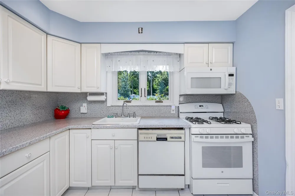 42 Pineacre Drive Smithtown, NY 11787