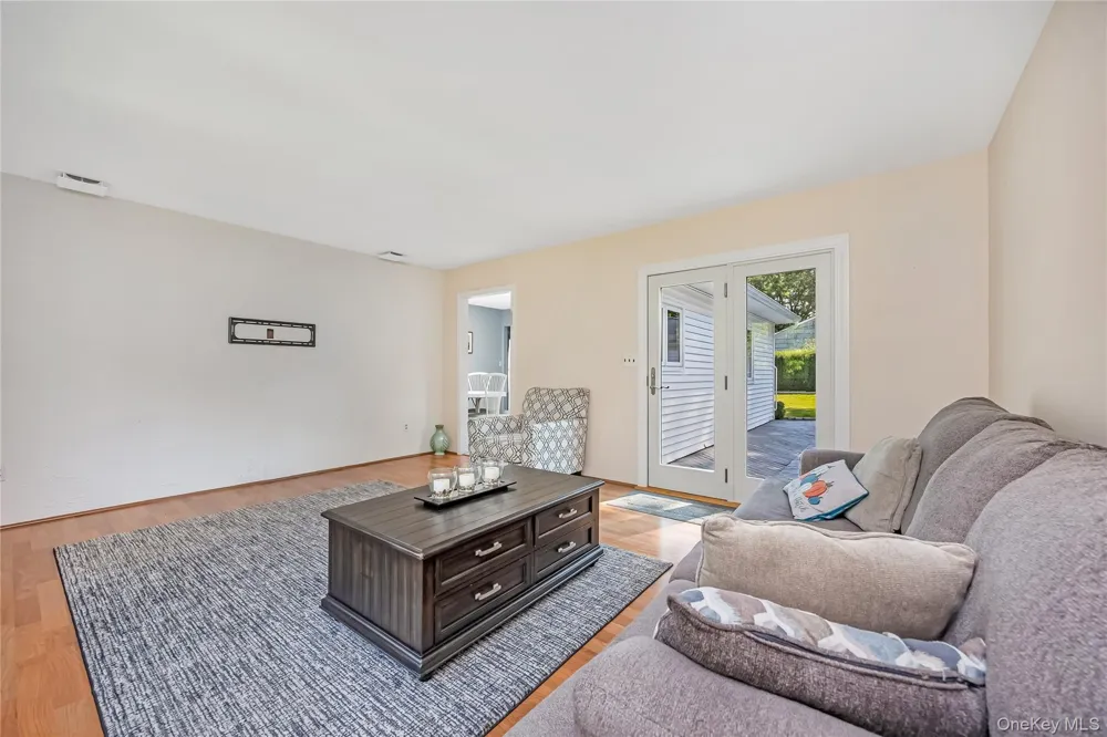 42 Pineacre Drive Smithtown, NY 11787