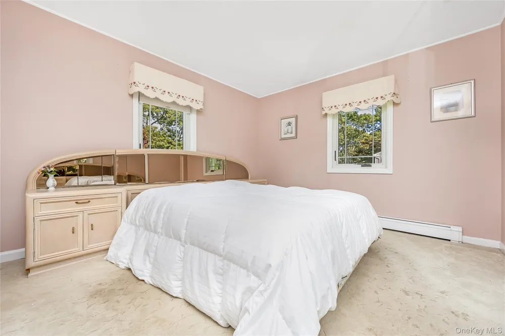 42 Pineacre Drive Smithtown, NY 11787