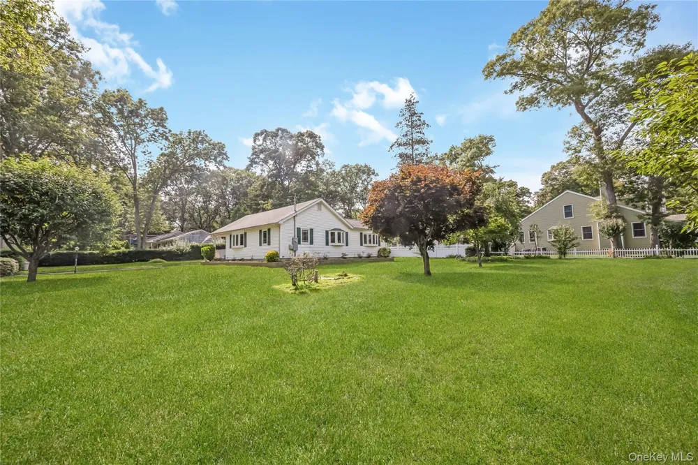 42 Pineacre Drive Smithtown, NY 11787