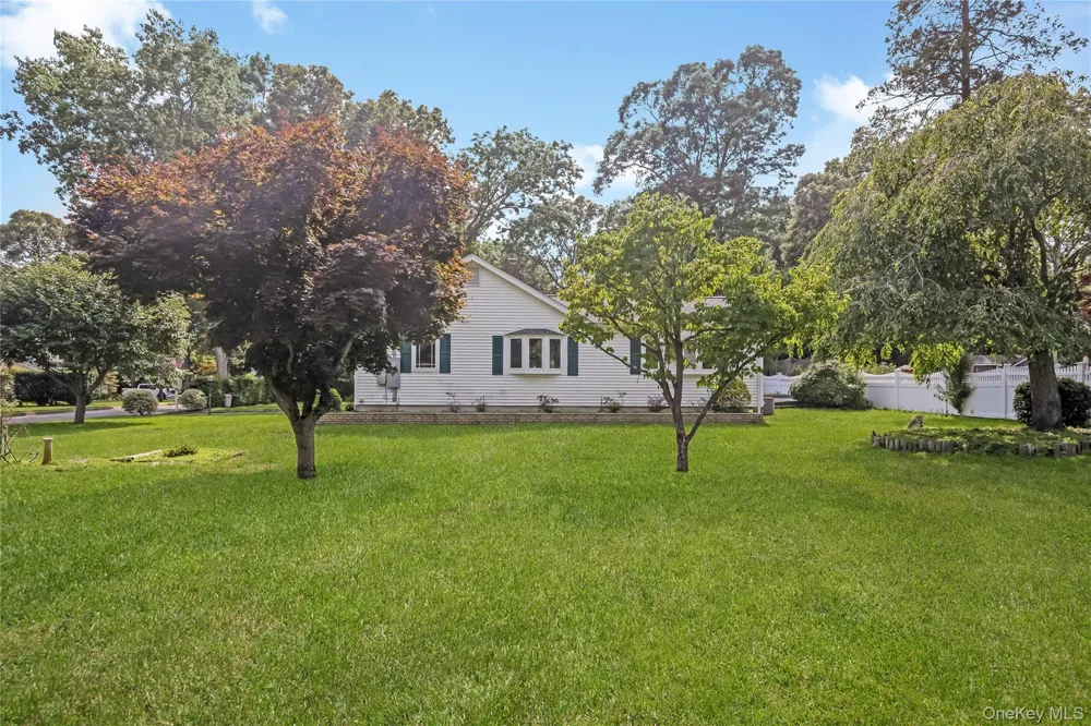 42 Pineacre Drive Smithtown, NY 11787