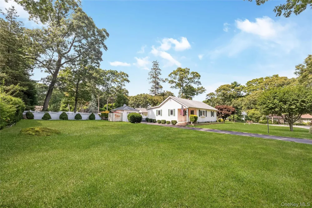 42 Pineacre Drive Smithtown, NY 11787