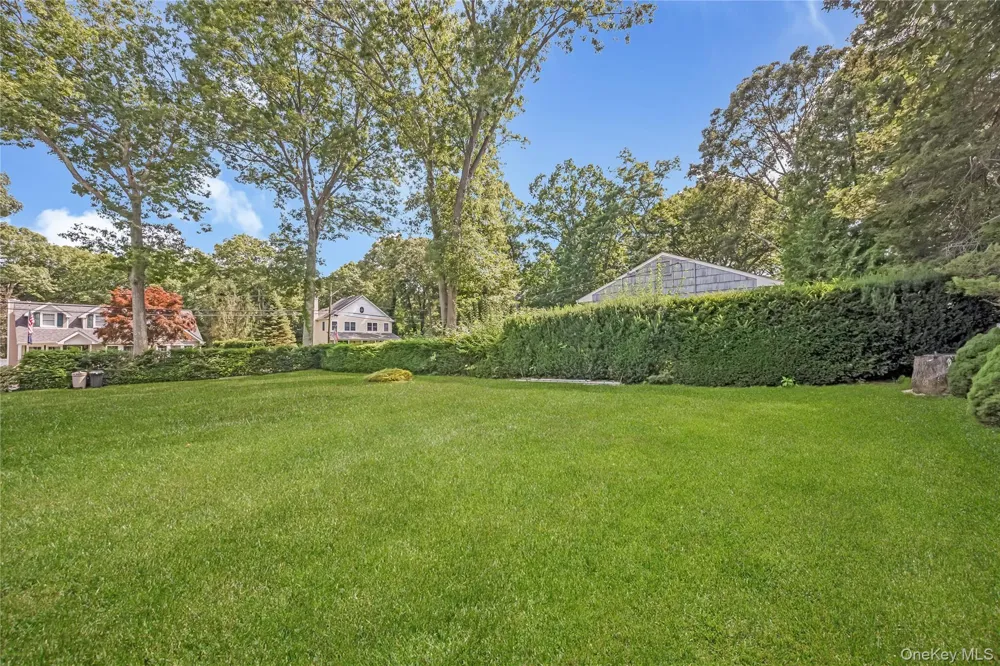 42 Pineacre Drive Smithtown, NY 11787