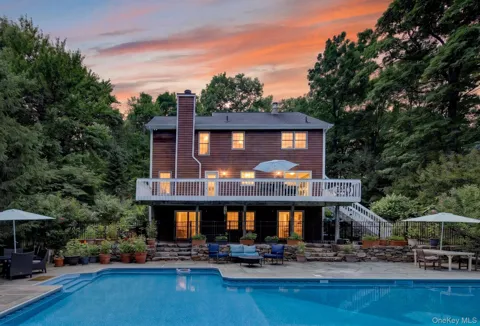 541 E Mountain Road