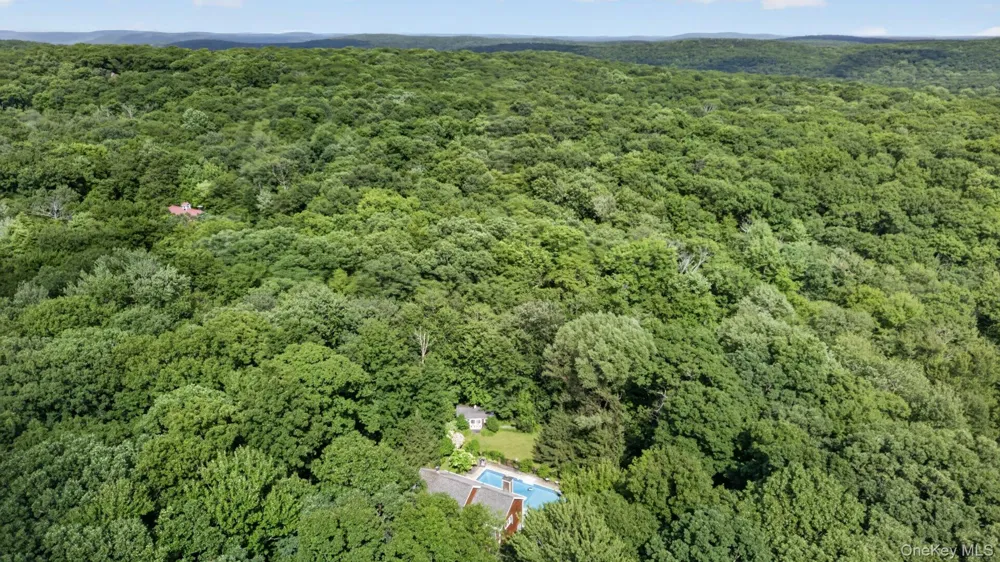 541 E Mountain Road Cold Spring, NY 10516
