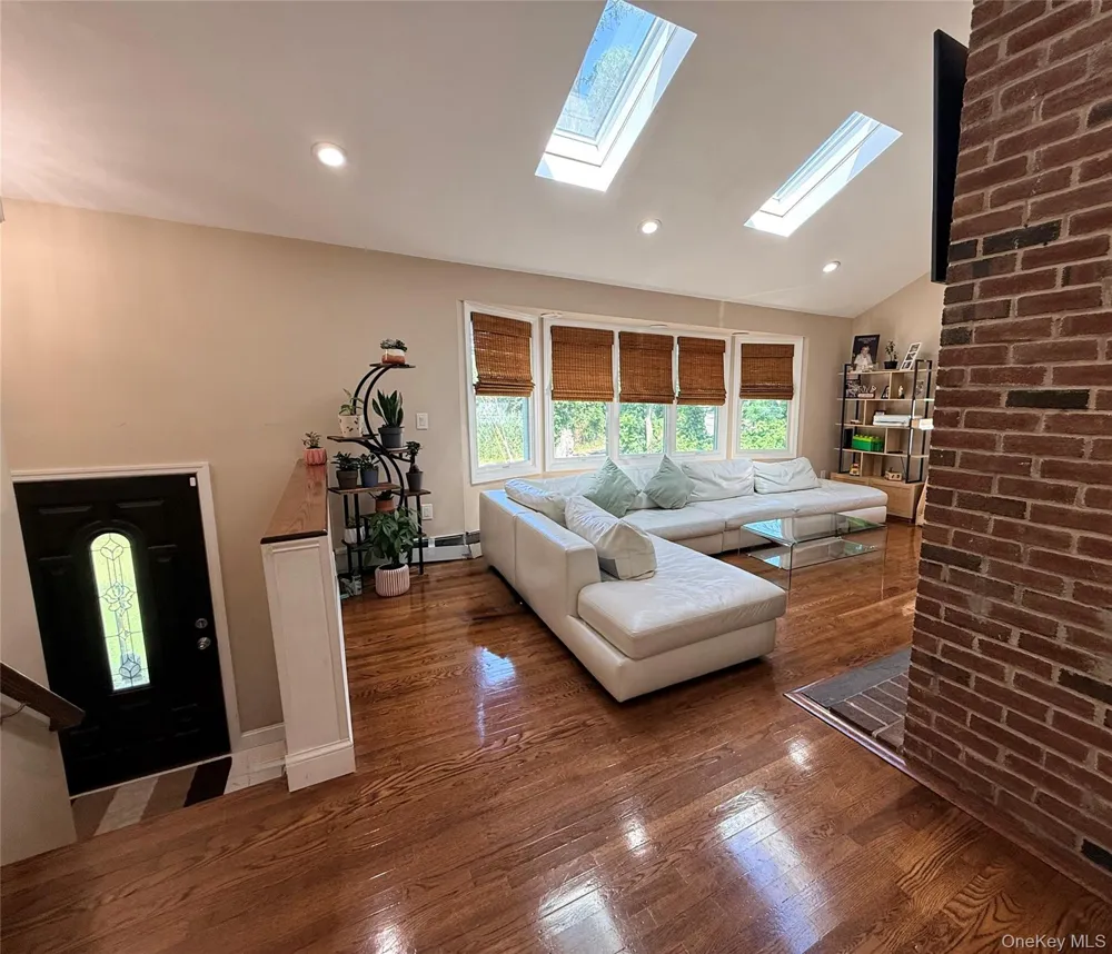 6 Pond View Drive Wading River, NY 11792