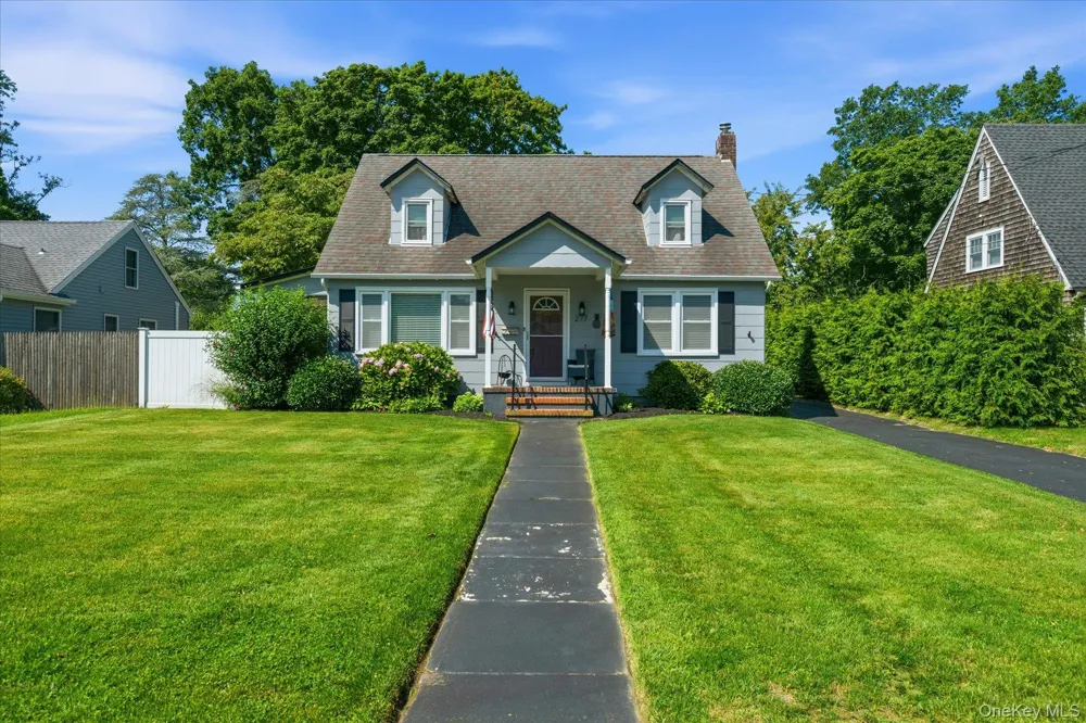 277 Howell Avenue Riverhead, NY 11901