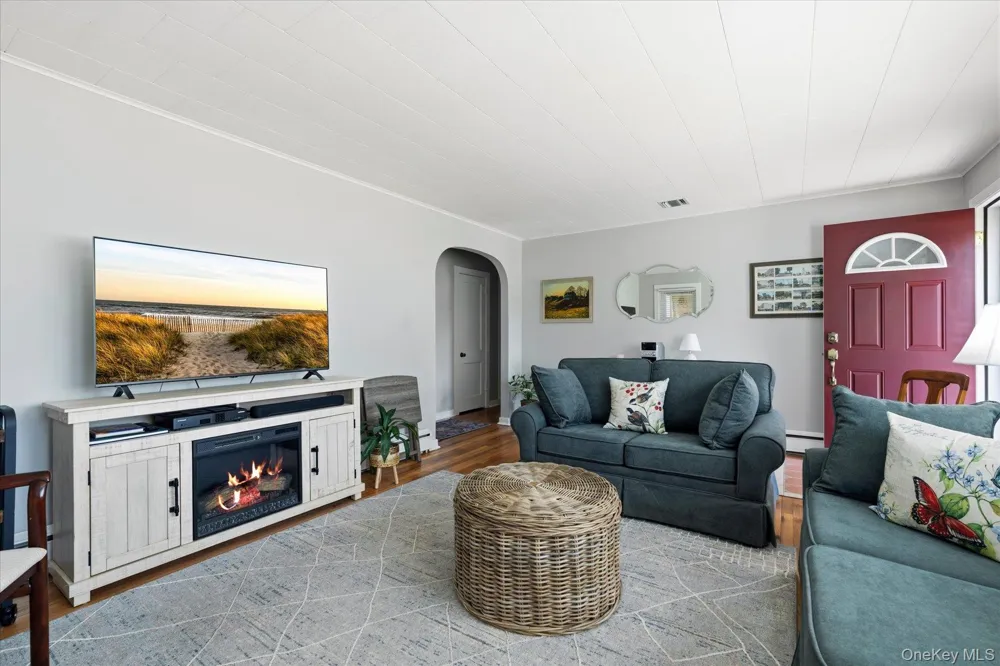 277 Howell Avenue Riverhead, NY 11901